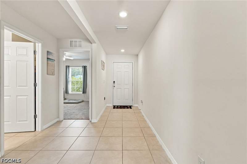 3 bedroom SingleFamilyResidence at 1635 NE 33rd St, Gator Circle, Cape Coral — photo 4