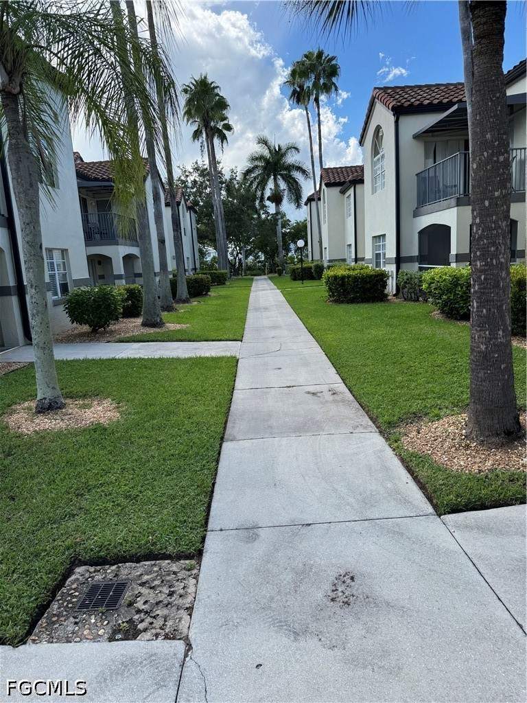 2 bedroom Condominium at 3421 Winkler Ave 411, Renaissance Village, Fort Myers — photo 2