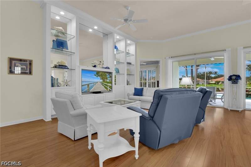 4 bedroom SingleFamilyResidence at 5843 Charlton Way, Island Walk, Naples — photo 3