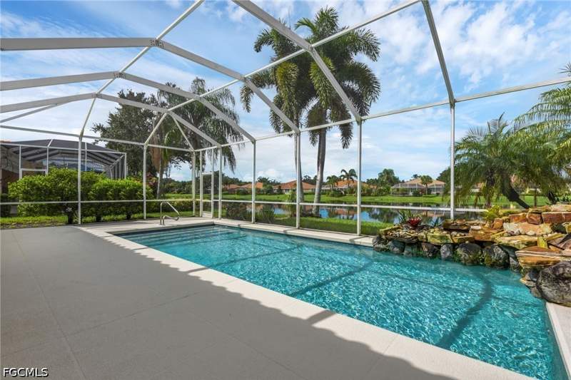 4 bedroom SingleFamilyResidence at 5843 Charlton Way, Island Walk, Naples — photo 4
