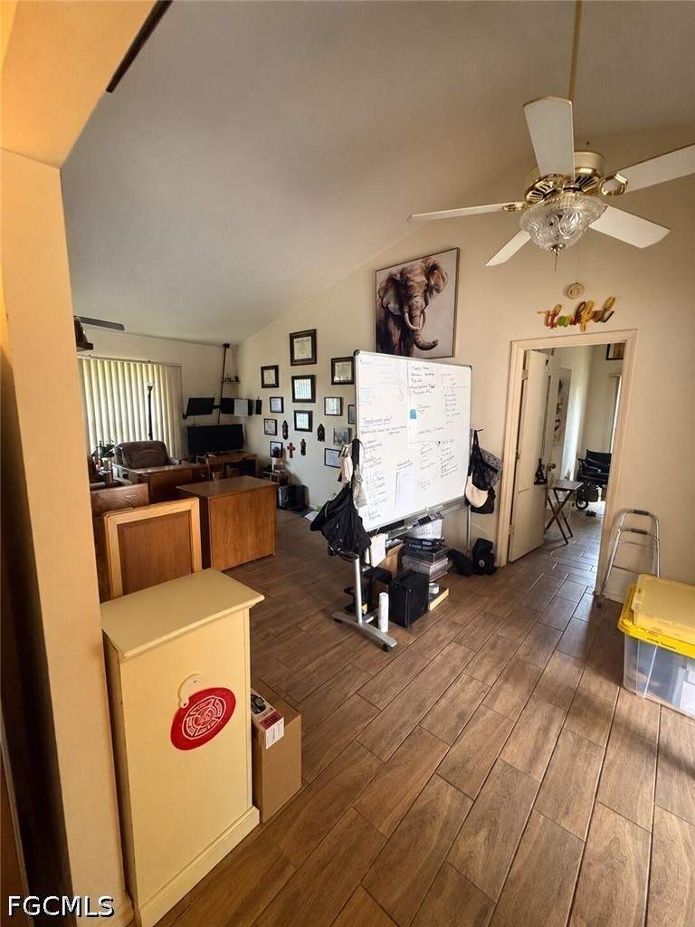 4 bedroom SingleFamilyResidence at 688 Morningmist Ln, Mirror Lakes, Lehigh Acres — photo 4