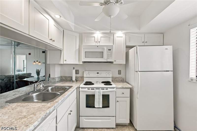 2 bedroom Condominium at 22676 Island Pines Way 148, Admirals Bay, Fort Myers Beach — photo 5