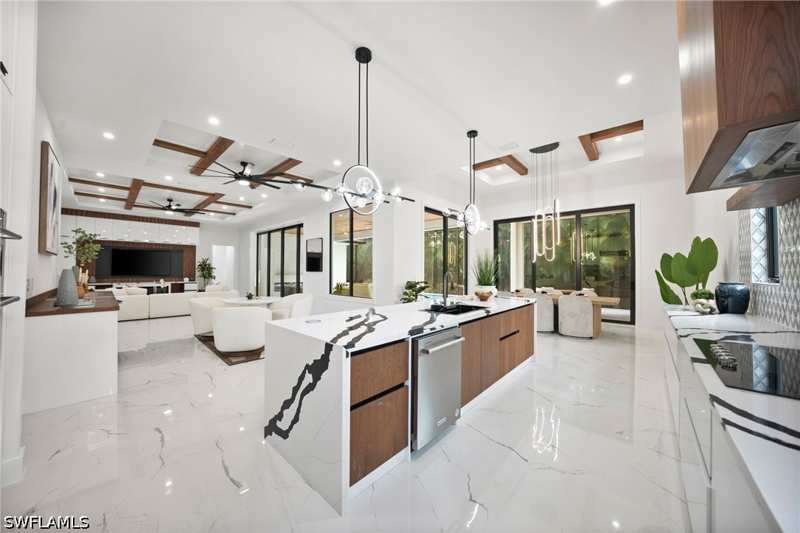4 bedroom SingleFamilyResidence at 135 7th St N, Olde Naples, Naples — photo 1