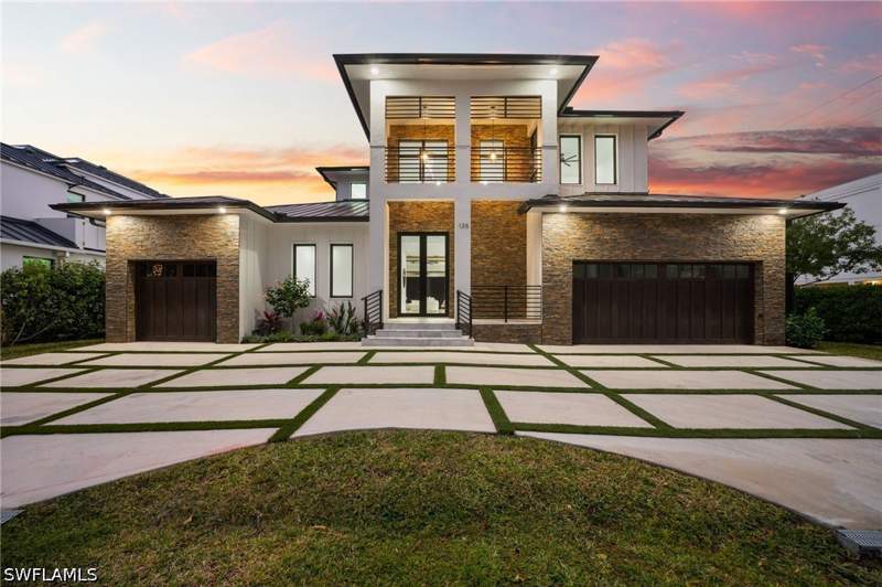 4 bedroom SingleFamilyResidence at 135 7th St N, Olde Naples, Naples — photo 4