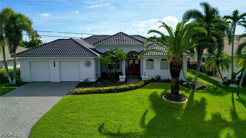 4 bedroom SingleFamilyResidence at 5217 SW 9th Pl, Cape Coral, Cape Coral — photo 1