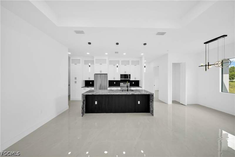 3 bedroom SingleFamilyResidence at 808 Willard Ave, Lehigh Acres, Lehigh Acres — photo 3