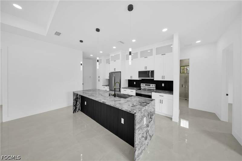 3 bedroom SingleFamilyResidence at 808 Willard Ave, Lehigh Acres, Lehigh Acres — photo 5