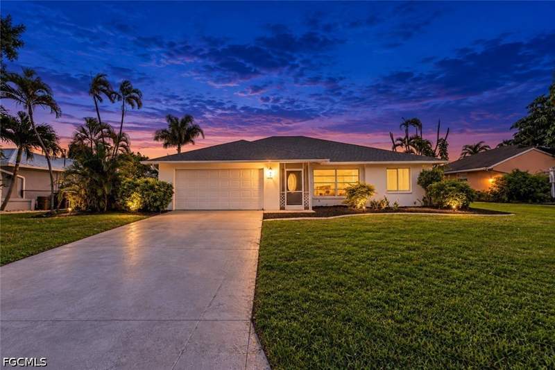 3 bedroom SingleFamilyResidence at 1432 SE 11th Pl, Cape Coral, Cape Coral — photo 2