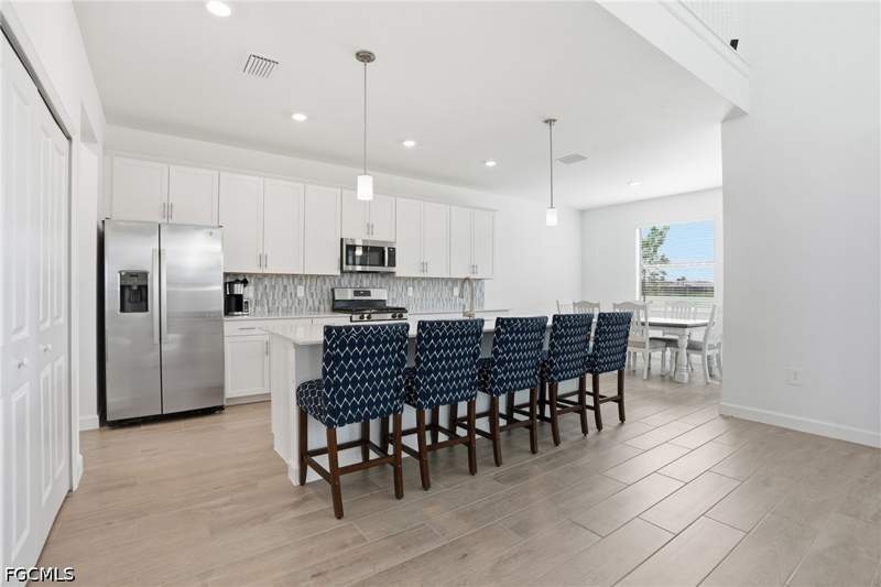 5 bedroom SingleFamilyResidence at 18707 Ivywood Pl, Verdana Village, Estero — photo 4