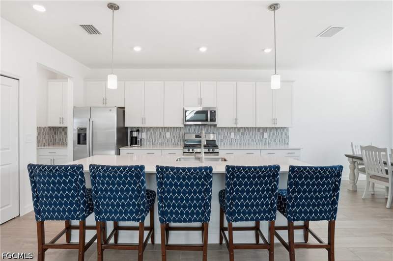 5 bedroom SingleFamilyResidence at 18707 Ivywood Pl, Verdana Village, Estero — photo 5