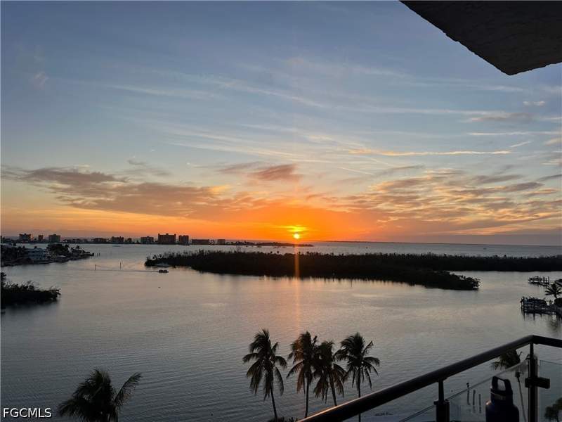 1 bedroom Condominium at 18120 San Carlos Blvd 904, Boardwalk Caper, Fort Myers Beach — photo 2