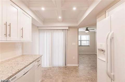 1522 Mainsail Dr 6, Naples FL - photo 8 of 12
