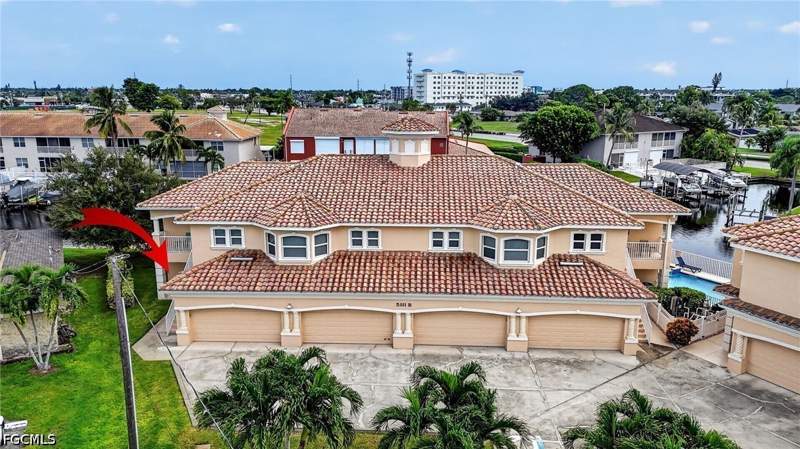 2 bedroom Condominium at 5111 Atlantic Ct 106, South Pass, Cape Coral — photo 3