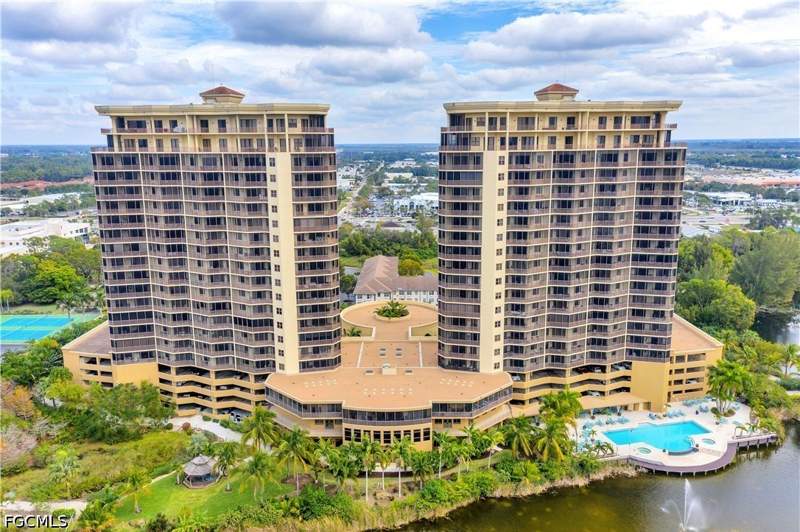 3 bedroom Condominium at 14380 Riva Del Lago Dr 2003, Riva Del Lago, Fort Myers — photo 3