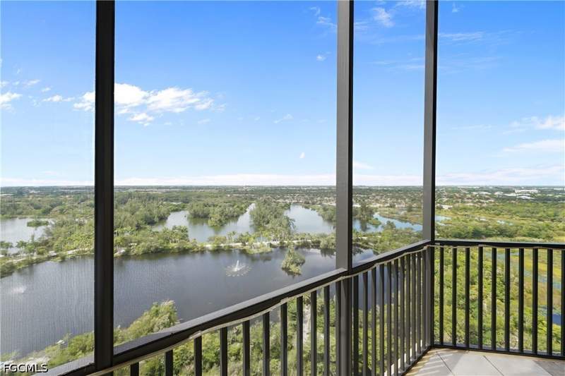 3 bedroom Condominium at 14380 Riva Del Lago Dr 2003, Riva Del Lago, Fort Myers — photo 5