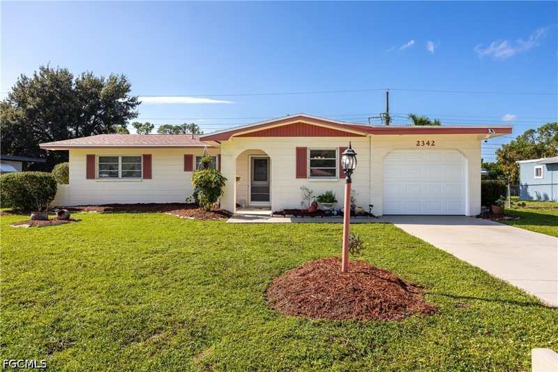 2 bedroom SingleFamilyResidence at 2342 Burton Ave, Fort Myers Villas, Fort Myers — photo 1
