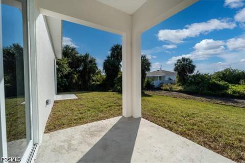 510 Kingsbury Ln, Lehigh Acres FL - photo 22 of 26