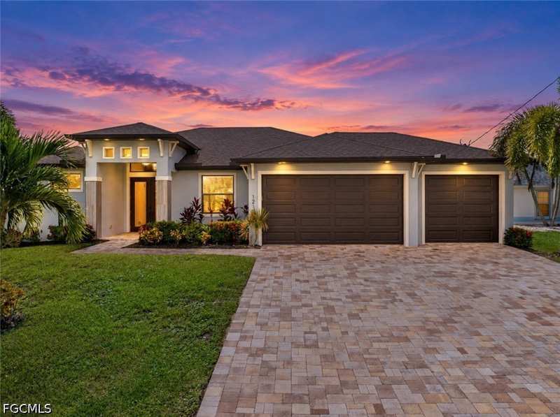 3 bedroom SingleFamilyResidence at 1212 SW 38th St, Cape Coral, Cape Coral — photo 1
