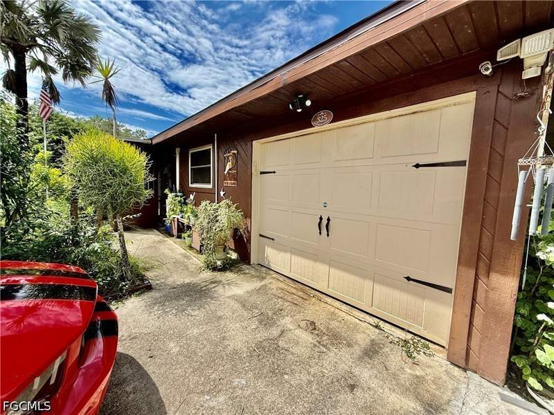 3 bedroom SingleFamilyResidence at 325 Wellington Ave, Lehigh Acres, Lehigh Acres — photo 2