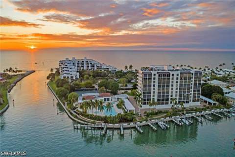 2310 Gulf Shore Blvd N 112, Naples FL - photo 24 of 38