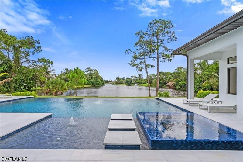 5 bedroom SingleFamilyResidence at 6590 Trail Blvd, Pine Ridge, Naples — photo 3