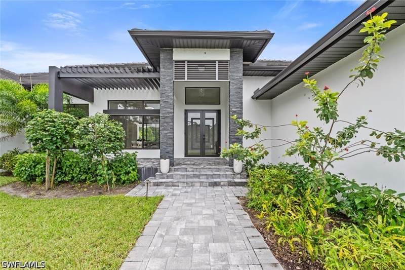 5 bedroom SingleFamilyResidence at 6590 Trail Blvd, Pine Ridge, Naples — photo 4