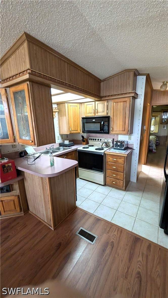 2 bedroom ManufacturedHome at 20157 Lime Tree Ln, Cypress Bend Rv Resort, Estero — photo 4