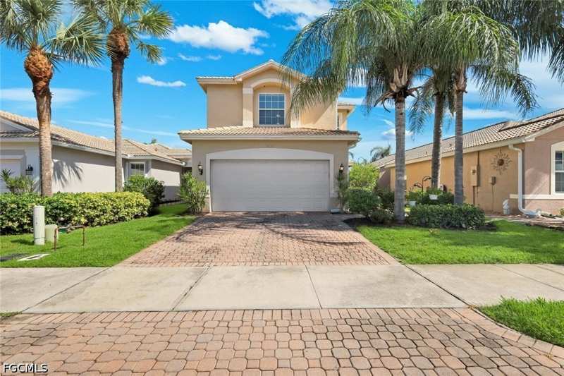 4 bedroom SingleFamilyResidence at 10443 Spruce Pine Ct, Botanica Lakes, Fort Myers — photo 1
