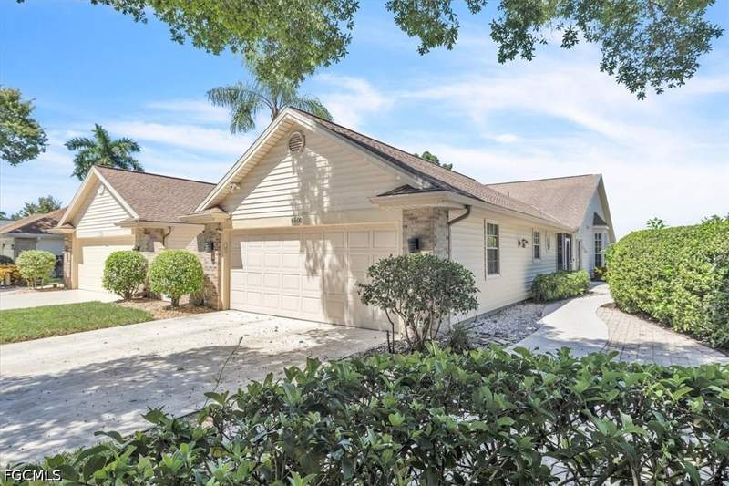 2 bedroom Attached at 6600 Ilex Cir, Lexington At Lone Oak, Naples — photo 4
