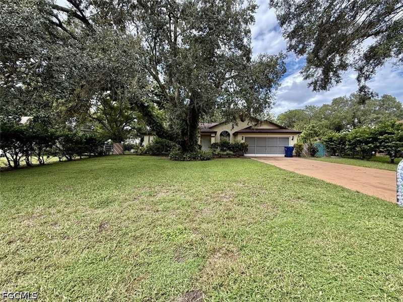 3 bedroom SingleFamilyResidence at 4029 Albany Rd, Port Labelle, Labelle — photo 1