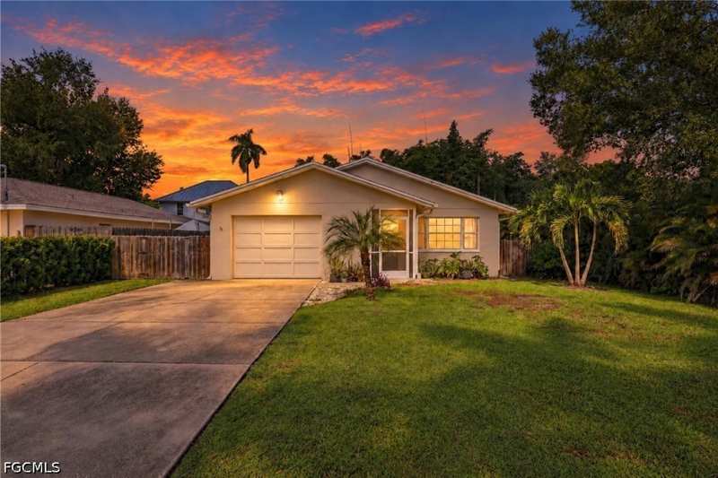 3 bedroom SingleFamilyResidence at 3752 Roosevelt Ave, Seminole Estates, Fort Myers — photo 1