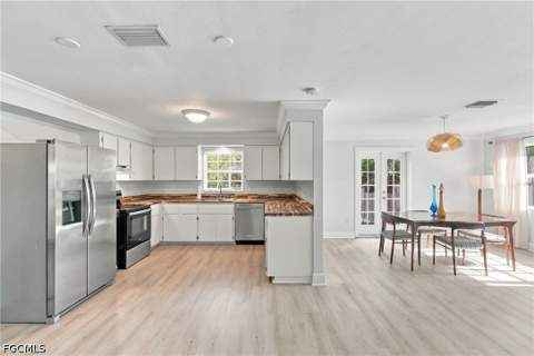 3752 Roosevelt Ave, Fort Myers FL - photo 8 of 21