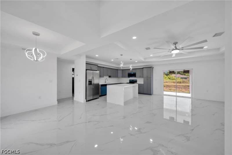 3 bedroom SingleFamilyResidence at 1021 Pilgrim St E, Lehigh Acres, Lehigh Acres — photo 3