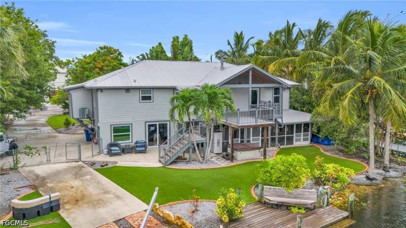 4 bedroom SingleFamilyResidence at 7142 Shannon Blvd, Rindfleisch Subd, Fort Myers — photo 1