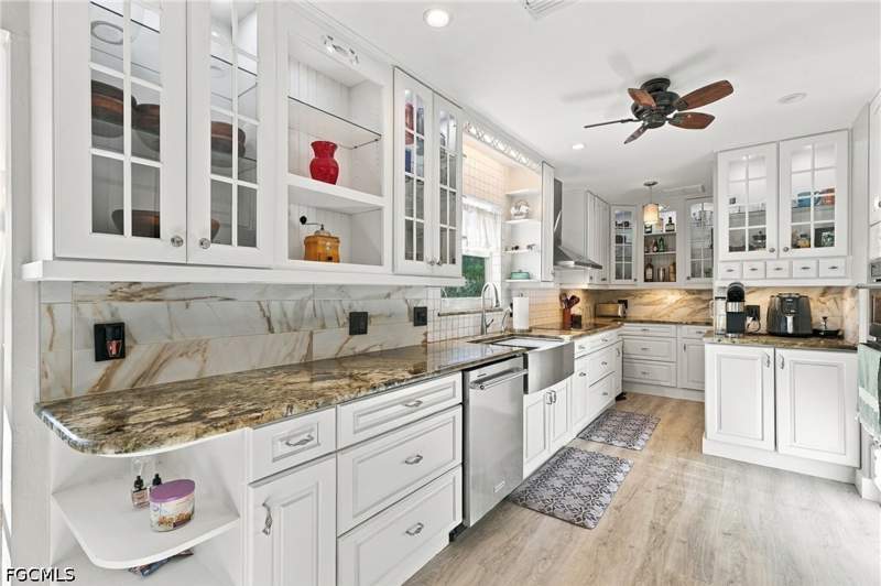 4 bedroom SingleFamilyResidence at 7142 Shannon Blvd, Rindfleisch Subd, Fort Myers — photo 5