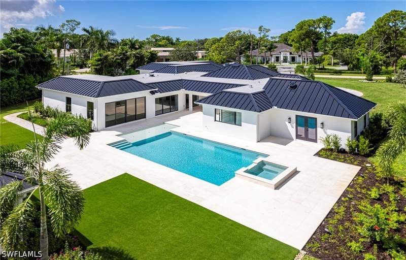 4 bedroom SingleFamilyResidence at 620 Carica Rd, Pine Ridge Estates, Naples — photo 3