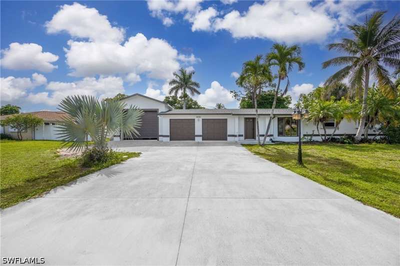 3 bedroom SingleFamilyResidence at 4656 Capri Dr, Naples Twin Lakes, Naples — photo 1