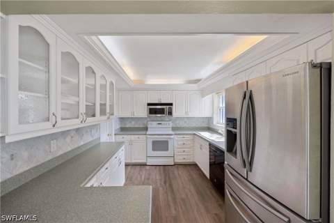 4656 Capri Dr, Naples FL - photo 7 of 21