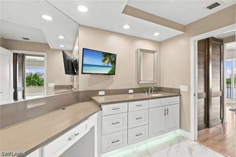 430 Cove Tower Dr 501, Naples FL - photo 15 of 38