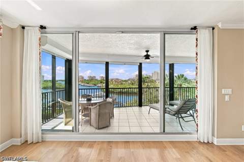 430 Cove Tower Dr 501, Naples FL - photo 24 of 38