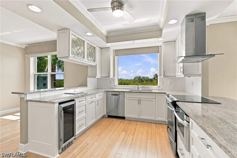 3 bedroom Condominium at 430 Cove Tower Dr 501, Aruba At Cove Towers, Naples — photo 4