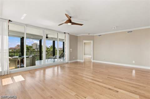 430 Cove Tower Dr 501, Naples FL - photo 6 of 38