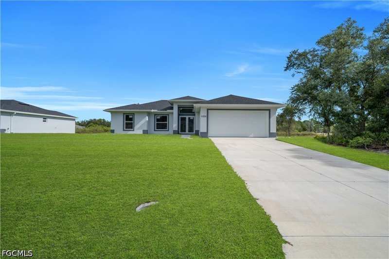 3 bedroom SingleFamilyResidence at 1025 Pilgrim St E, Lehigh Acres, Lehigh Acres — photo 1