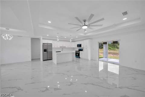 1025 Pilgrim St E, Lehigh Acres FL - photo 11 of 38