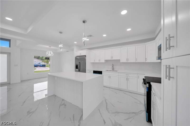 3 bedroom SingleFamilyResidence at 1025 Pilgrim St E, Lehigh Acres, Lehigh Acres — photo 4