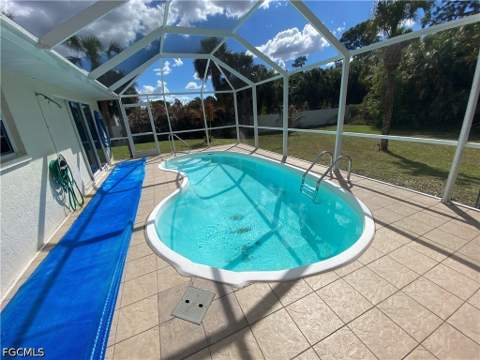 407 Plumosa Ave, Lehigh Acres FL - photo 9 of 18