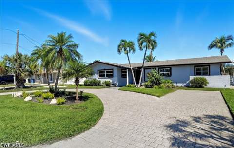 35 Fairview Blvd, Fort Myers Beach FL - photo 7 of 46