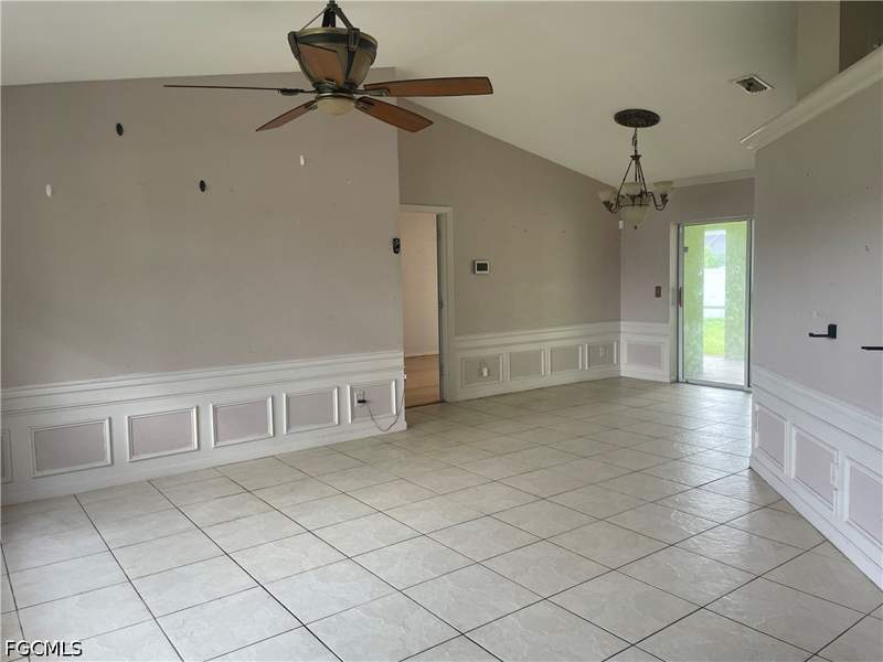 4 bedroom SingleFamilyResidence at 612 SE 31st Ter, Cape Coral, Cape Coral — photo 2