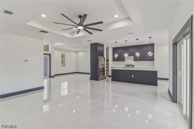 3 bedroom SingleFamilyResidence at 442 Mercedes Ct, Lehigh Acres, Lehigh Acres — photo 4