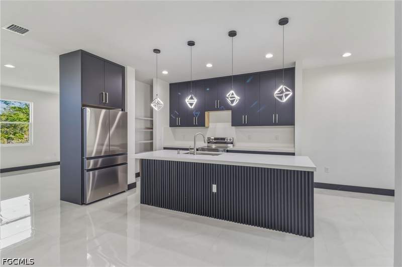 3 bedroom SingleFamilyResidence at 442 Mercedes Ct, Lehigh Acres, Lehigh Acres — photo 5
